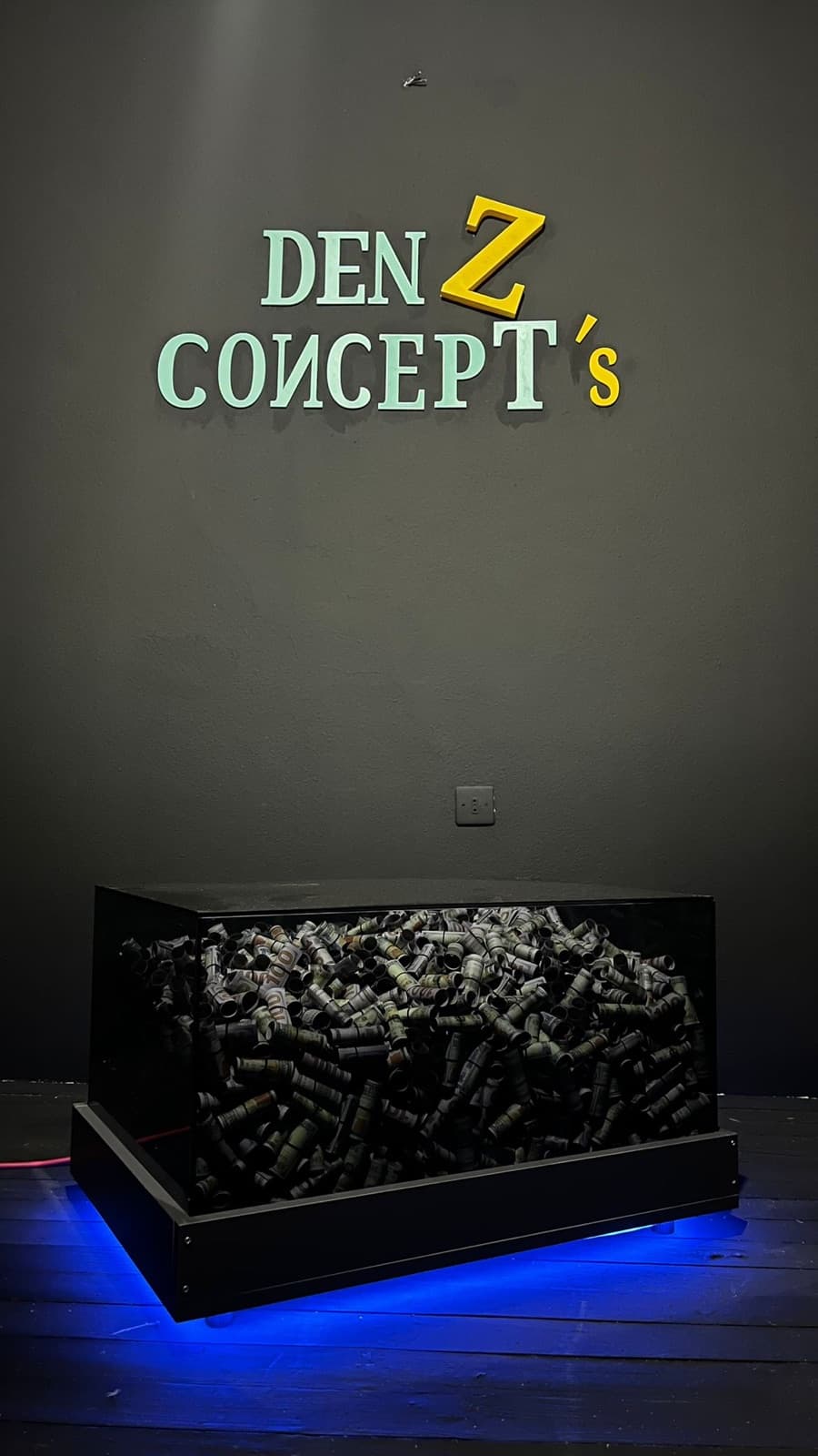 Only Dollars Plus aydınlatmalı ürün görünümü